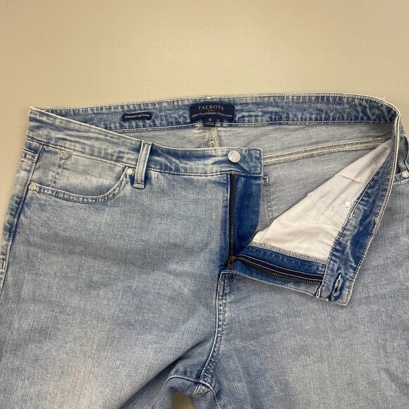 Talbots Simply Flattering Straight Leg Crop Jeans 16 Light Wash Blue Capri 37x26 - Picture 3 of 14